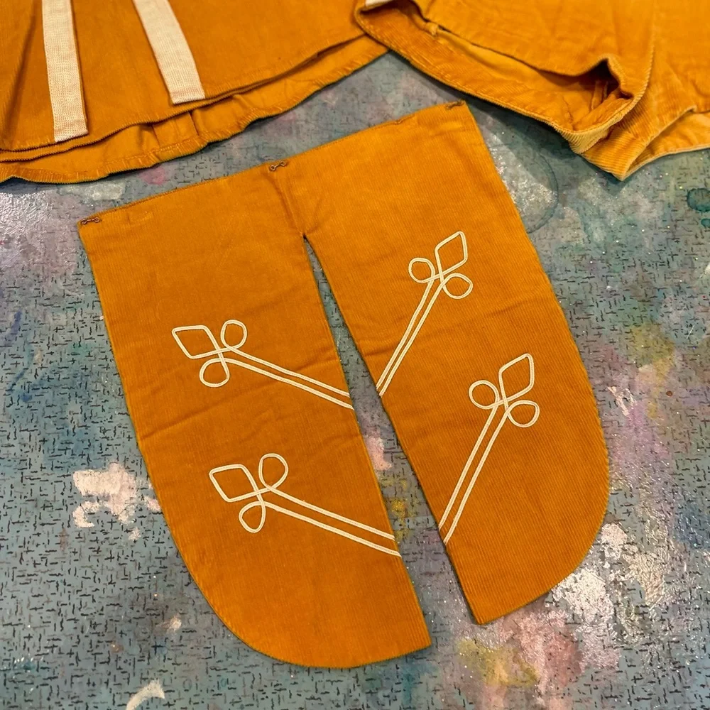 4 Piece 1970s Dance Uniform - Picture 12 of 16